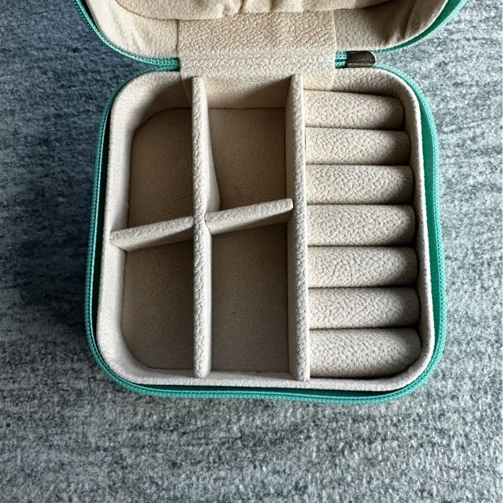 NIP Mini Jewelry Box Travel Organizer Ring Earrings Necklace Compartments 4-inch